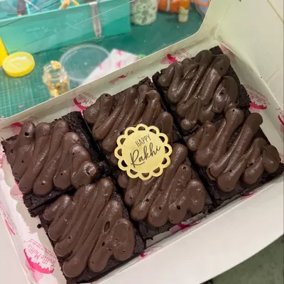 A box of my fudgy chocolate brownies, topped with extra chocolate frosting. This was part of my Rakhi specials, finished with a 'Happy Rakhi' tag.