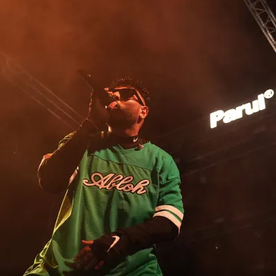 Badshah takes the stage at Parul University for 'Projections'. We handled the full production, ensuring the visuals and sound were as powerful as his performance.