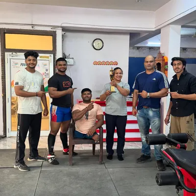 My student Beena Parihar, celebrated by the team after becoming the 2nd runner up Strongwoman of India at the National Equipped Powerlifting Championship.