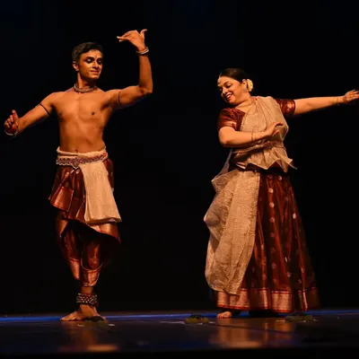 Sharing a moment on stage with Bharatanatyam artist Parshwanath Upadhye during our duet production, 'Raag Raagini'. This collaboration was a deep dive into the rhythmic and expressive possibilities when two distinct classical styles meet.