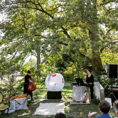 A performance of 'Pajarillo Verde' in the enchanting setting of a tropical garden. The natural backdrop perfectly complements our musical tale about world cultures and lullabies.