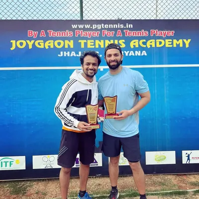The ITF MT-400 in Jhajjar was a great tournament for our team. Here, I am with Kartikeya after we justified our top seeding and won the Men’s 30+ Doubles title. This is the standard of play we bring to our coaching.