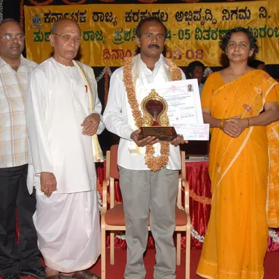 A proud moment, being honored with the Karnataka State Award for Mysore paintings in 2003-2004. This recognition fuels my passion to continue preserving and teaching this beautiful art form.