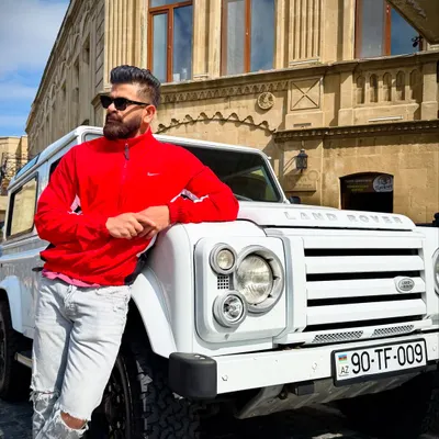 Fitness gives you the confidence to stand out anywhere. Here I am enjoying some downtime on my travels, showing that a healthy lifestyle goes beyond the gym walls.
