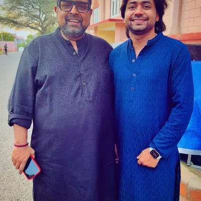 A pre-gig click with the one and only Shankar Mahadevan Ji. Performing with him is always a masterclass in music and showmanship.