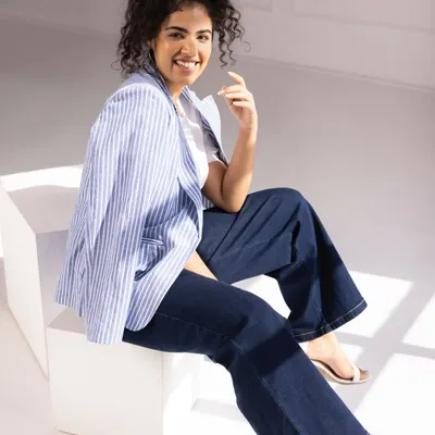 A still from a campaign shoot for Fable Street that never made it to the gram. I love this classic look with a striped blazer and dark wash flare jeans. It’s a perfect example of timeless workwear.