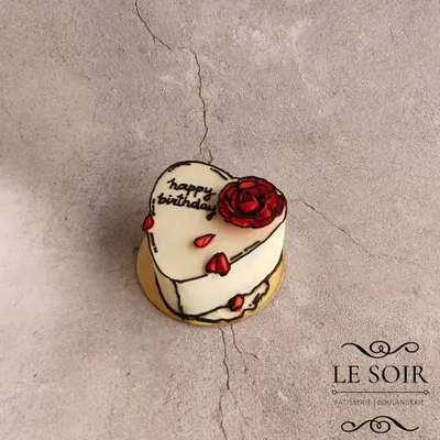 My heart-shaped bento cake in a rich chocolate truffle flavour. This tiny cake is perfect for a romantic gesture or a birthday surprise for one.