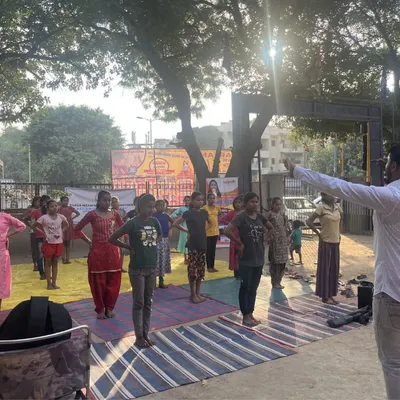 Leading an outdoor group fitness session. I train individuals and groups, bringing the workout to your local park.