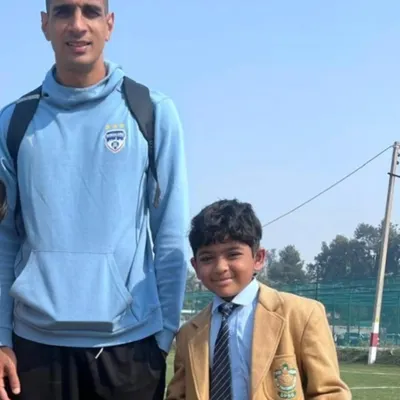 Another incredible moment for our player Kiaan, meeting the "Super Wall" of Indian football, Gurpreet Singh Sandhu.