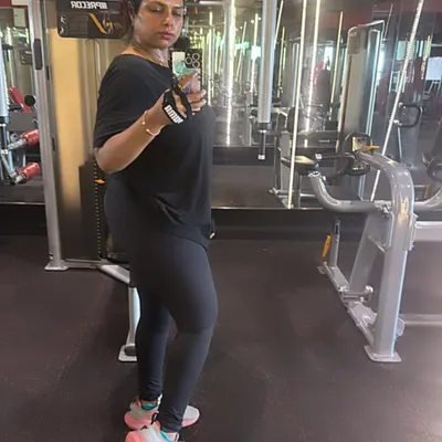 Using the gym mirrors is a great tool for checking your form and tracking visual progress. It’s an important part of ensuring your personalized fitness plan is effective.