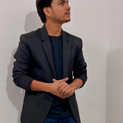 A moment of thought. My art is born from introspection, from looking at the world and finding my place in it. Your look is a reflection of your attitude.
