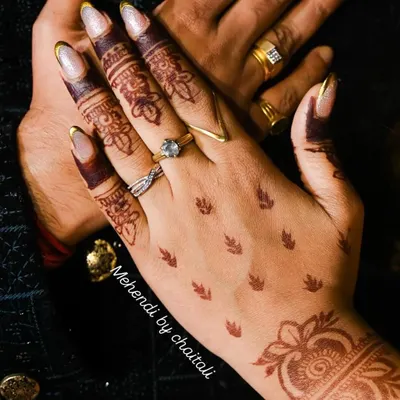 Simple and elegant mehendi I did for a client's engagement. This delicate design on the fingers and hand complements her beautiful ring perfectly. I offer mehendi services for bridal events and festivals.