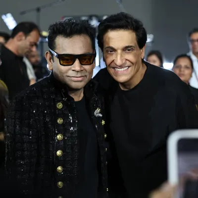 Two legends, one stage. We facilitate powerful collaborations, like this moment between musical maestro A.R. Rahman and choreography guru Shiamak Davar, to create a truly holistic artistic spectacle.