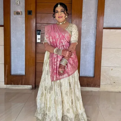 Soft glam with a touch of luxe for the mother of the bride. This look features glowing skin, softly defined eyes, and a radiant finish that is elegant and timeless.