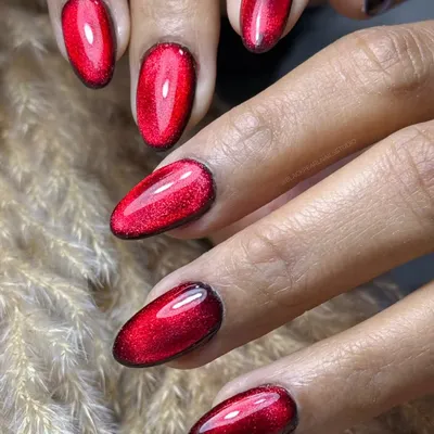 A trendy and striking design featuring a silver cat eye base with a red jelly overlay. This combination creates a deep, metallic glow that is both lightweight and incredibly eye-catching, perfect for making a statement.