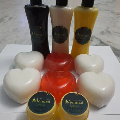 A freshly made batch of goodies ready for a customer. This order includes Goatmilk and Redwine soaps, Honey & Saffron facewash, Silk Protein shampoo, and Hair Regrowth oil, along with a complimentary Saffron face gel.