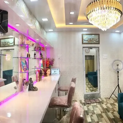 A look inside my makeup studio and academy. It's a clean, professional, and comfortable space where we can discuss your dream look and bring it to life.