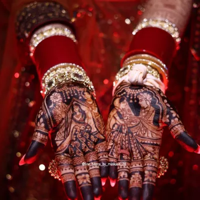 This is the beautiful, dark stain my brides love. The deep red and maroon tones of the natural henna look absolutely stunning against the skin, especially with the full bridal attire.