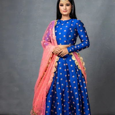 A full-length shot of this beautiful actor, styled completely by me. I provided the makeup, a royal blue lehenga with a contrasting pink dupatta, and the statement maang tikka.