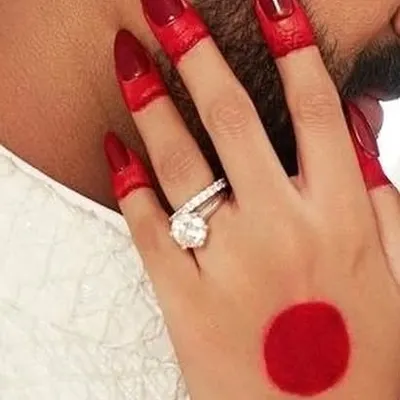 A ring for a lifetime of memories. I had the privilege of crafting this stunning wedding ring for Sonakshi Sinha, a piece designed to symbolize love and sparkle with eternal elegance.