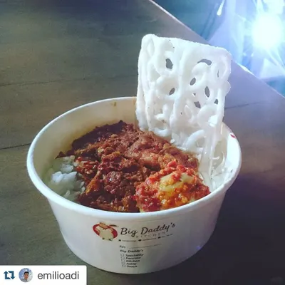A great photo from a customer enjoying my Nasi Bali. He said it was "yahud" (awesome) and that the Iga Sapi was "uenak soro" (crazy delicious). I love hearing feedback like this!