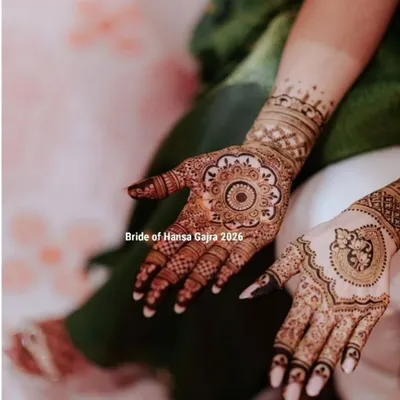 Less detail, more elegance. This minimal design features a beautiful mandala on the palm with delicate patterns extending up the arm, perfect for the bride who loves clean and timeless beauty.