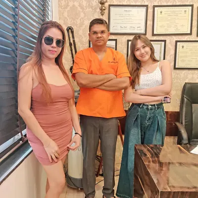 I was happy to welcome these clients from abroad to my clinic for their cosmetic procedures. It's always a pleasure to help people on their journey to confidence.