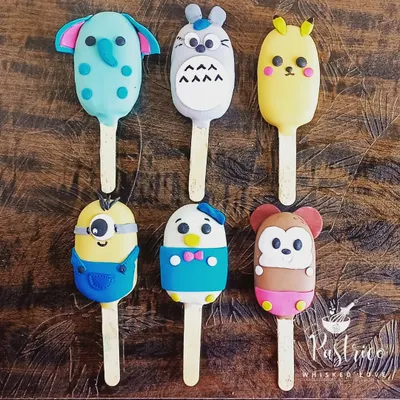 How cute are these character cakesicles? They are perfect for kids' parties and can be customized with their favorite cartoon characters like Totoro, Pikachu, Minions, and more.