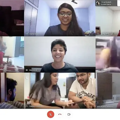 This is what our virtual classroom looks like, full of happy dogs and even happier hoomans! We love seeing our clients and their furry family members connect and learn together during our group online training sessions. It's a community of dedicated pet parents from all over.
