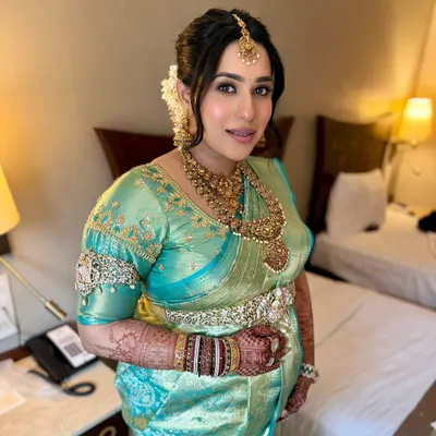 From a beautiful bride to a soon-to-be mom. It was an honor to do her makeup again for this special milestone. I created a dewy, soft makeup look for this gorgeous mommy-to-be.