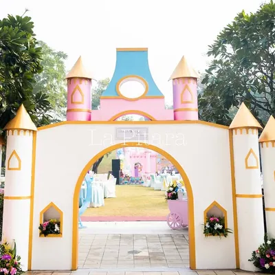 Welcome to Disneyland! The entrance to this magical Christmas brunch was a custom-built castle archway in pastel pink and blue, inviting kids into a world of fantasy and fun.