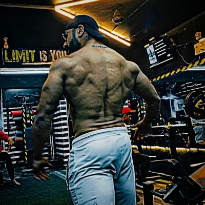 A look at my back definition while deep into contest prep. Achieving this level of low body fat requires a very specific diet and training plan, especially for a diabetic.