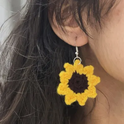 Brighten your day with these cheerful sunflower earrings. They are one of my most popular designs, lightweight and perfect for adding a pop of color.