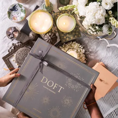 Celebrate prized memories with the one person who has seen it all with you: your sibling. This large, elegant gift box holds a collection of scented memories, a tribute to bonds that last a lifetime.