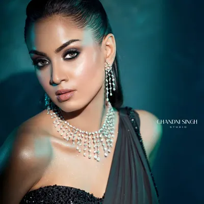 This is my 'Glow Glam Goddess' look. It's all about creating intensely dramatic smokey eyes paired with luminous, sculpted skin. This is the perfect statement look for a cocktail party or reception.