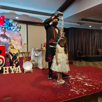 This is the grand finale for the birthday child. A magical shower of confetti makes them feel like the most important person in the room, creating a perfect photo opportunity.