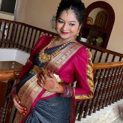 First pregnancies are always so special, and you can see the happiness in her eyes. I loved working with Siri from her engagement all the way to her Seemantham. This look is all about that maternal glow.