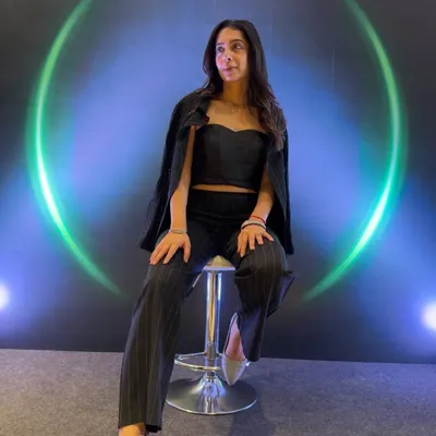 Feeling powerful and proud at a L'Oréal Professional event. It's always amazing to connect with the industry and bring back new knowledge and inspiration for my clients.