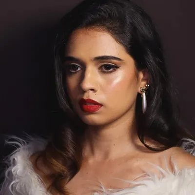 My take on a 1950s Marilyn Monroe inspired look, created for a demo at SMA Makeup Academy. It features the iconic sharp winged liner, a bold red lip using MAC's Ruby Woo, and softly glowing skin.