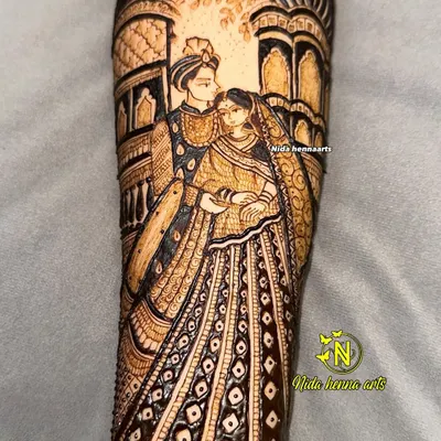 A demonstration of a full-figure bridal couple design for my students. Notice the fine details in the clothing and the architectural background, which bring the entire piece to life.