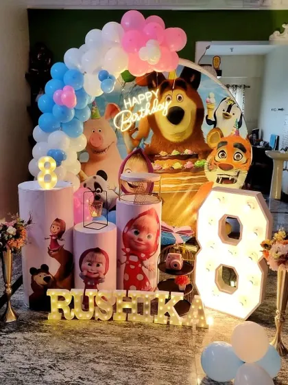Another Masha and the Bear setup, this time for an 8th birthday, showing how themes can be adapted for different ages.