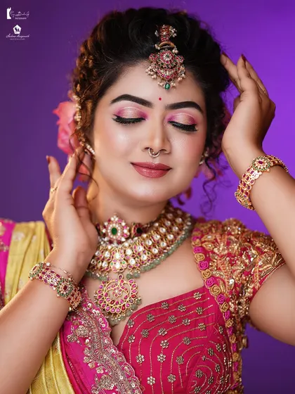 A final close-up of this gorgeous hairstyle, a result of the training in Pro Batch 22.