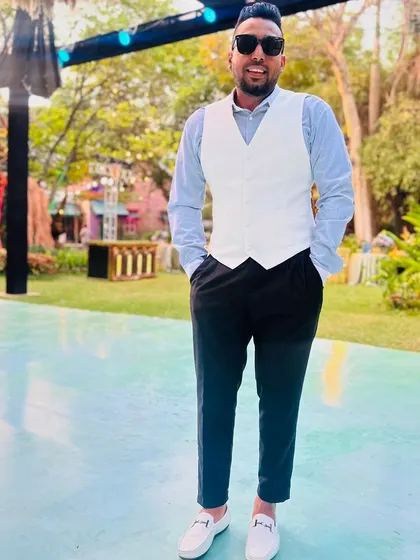 Another look, another event. The hustle never stops. My style reflects the quality and energy of the events I play at.