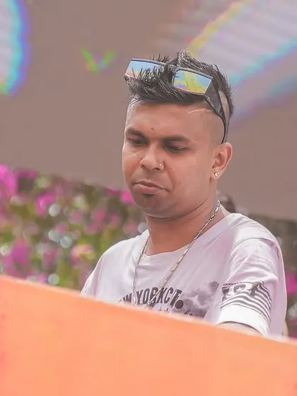 Focused on the mix during the Holi party. Even in the middle of all the color and chaos, it's all about delivering the perfect track at the perfect moment.
