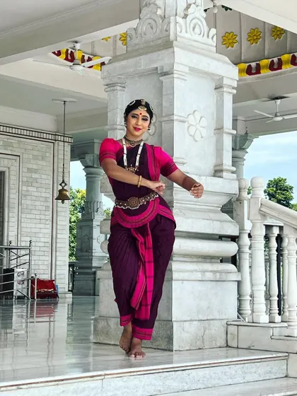 Another photo from an impromptu session at a temple. The joy of dance is finding moments to connect with the art form wherever you are.
