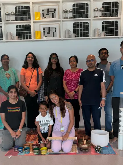 A wonderful group photo after a personalized wellness session at IKEA. It's always a pleasure to see the calm and happy faces of participants after they've experienced the benefits of sound healing.