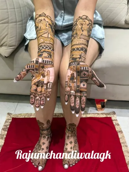 The complete bridal look, with story-telling mehendi on the hands and matching traditional patterns on the feet.