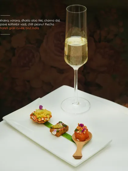 A limited-edition tasting menu featuring Fratelli’s finest wines. Here, a trio of small bites is paired with a sparkling brut, showcasing Indian flavours with an Indian pour.