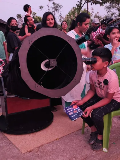 A young explorer gets a closer look at the cosmos through our powerful telescope. Our stargazing camps are all about sparking curiosity and making the vast universe feel a little closer.