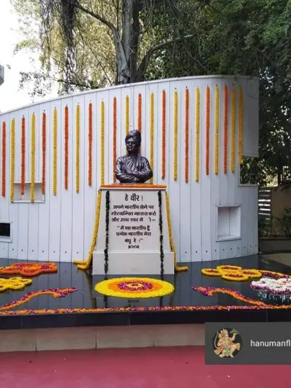 For Independence Day, we decorated this outdoor monument with garlands of orange and yellow marigolds, reflecting the colors of our national flag. The floral rangoli on the ground completes the patriotic theme.